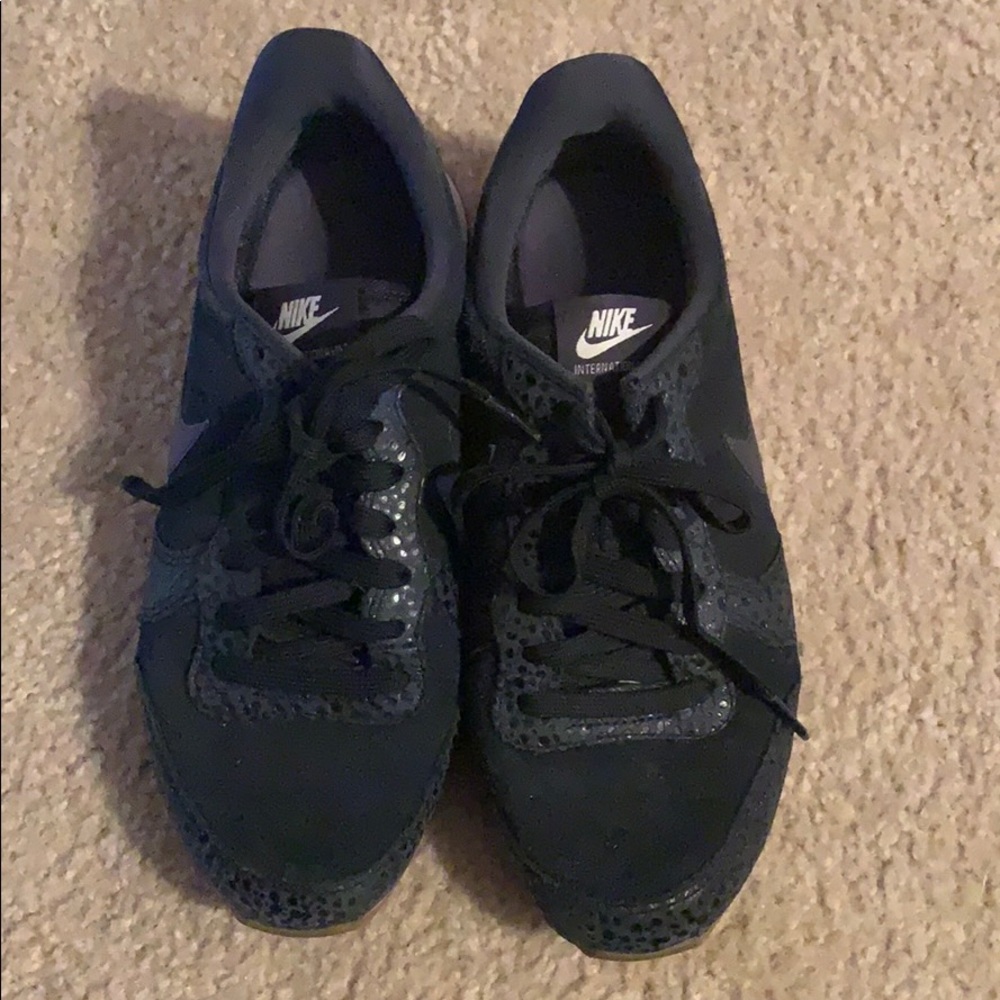 Nike internationalist sneakers